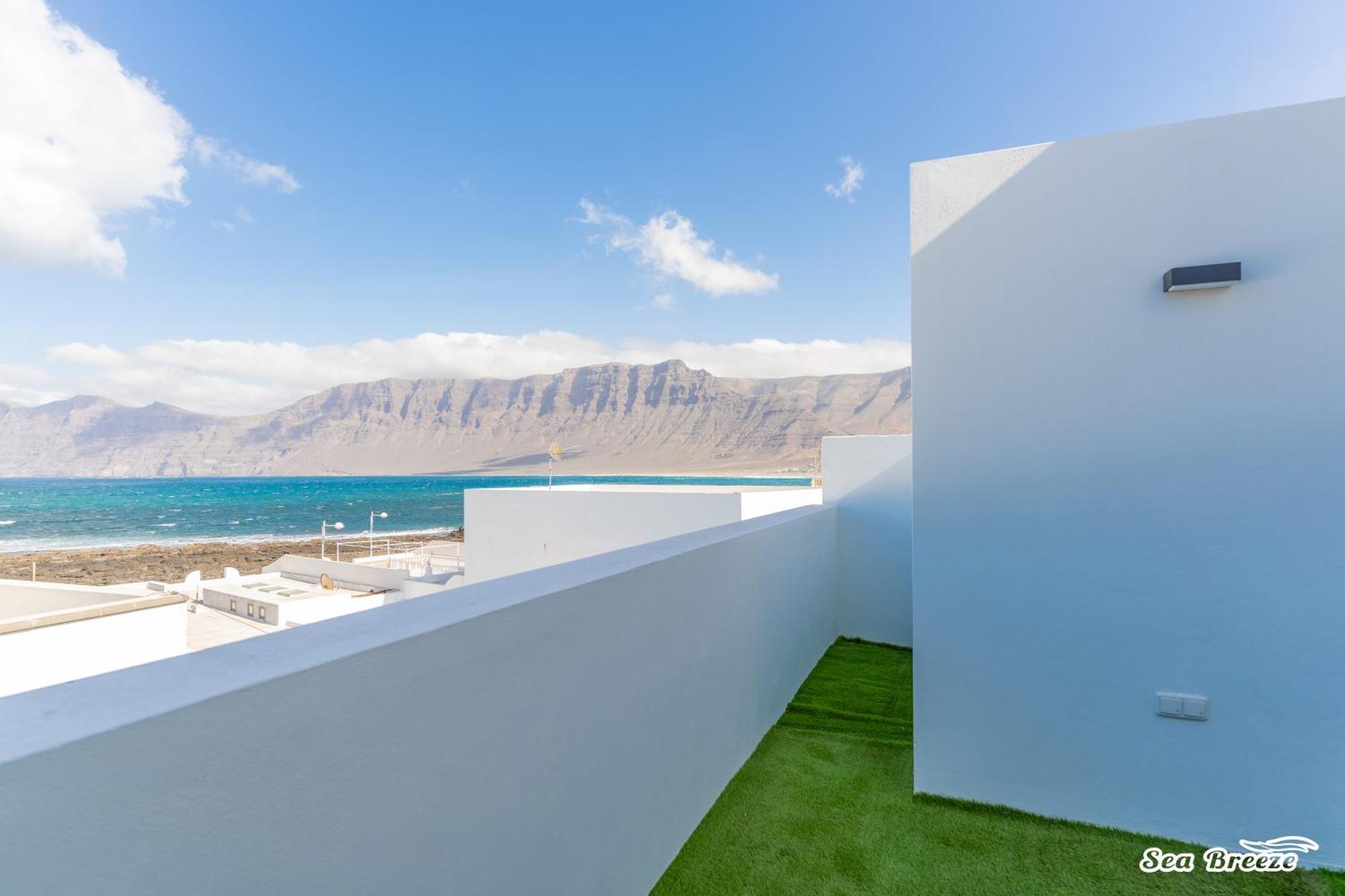 2 Apartments Sea Breeze Famara Exterior foto