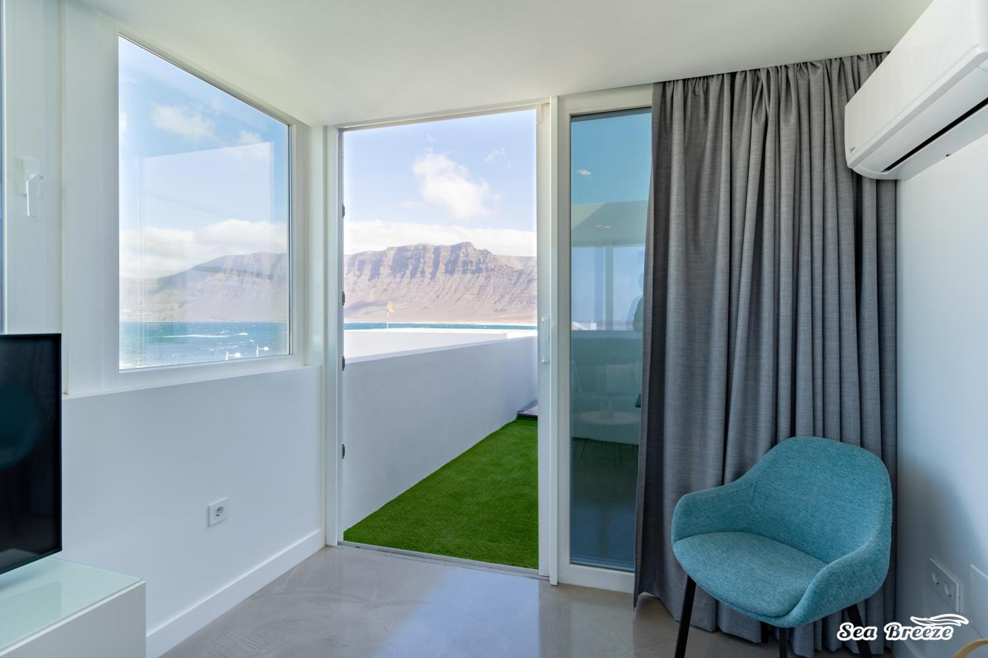 2 Apartments Sea Breeze Famara Exterior foto